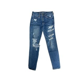 American Eagle Ripped Super Stretched Skinny Jeans (short)